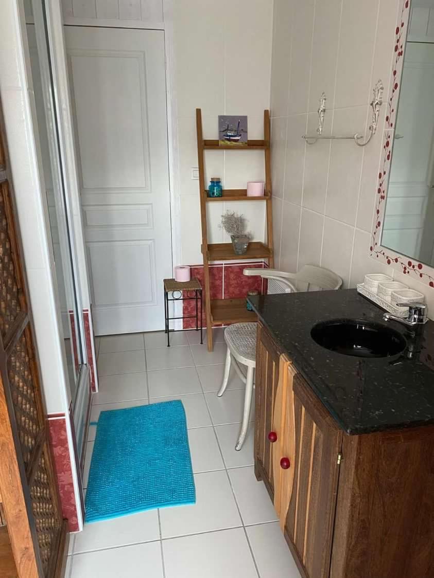 La Marine Homestay *